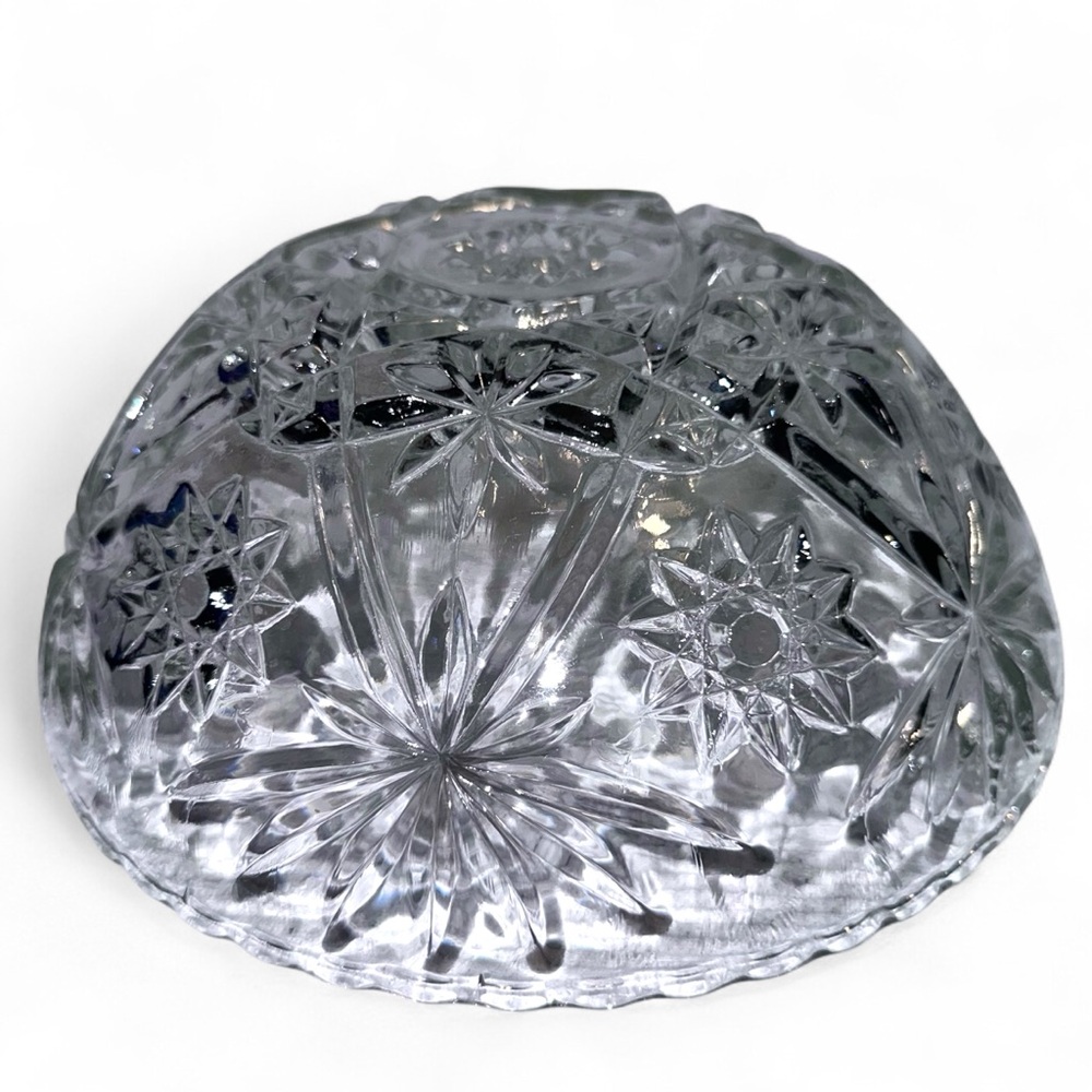 Vintage Anchor Hocking Clear Glass Bowl – Starburst & Daisy Pattern – 10.5” Wide - Picture 6 of 8